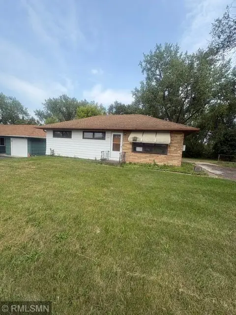 2594 Fairview Avenue N, Saint Paul, MN 55113