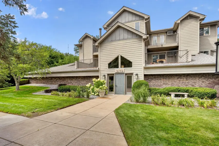 2170 Ridge Drive #14, Saint Louis Park, MN 55416 - #2