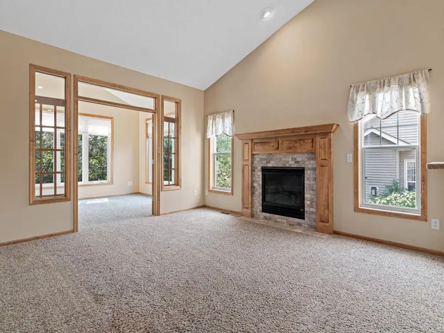 198 Thompson Avenue E, Saint Paul, MN 55118 - #2