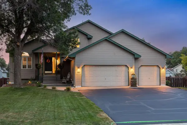 983 114th Avenue Ne, Blaine, MN 55434