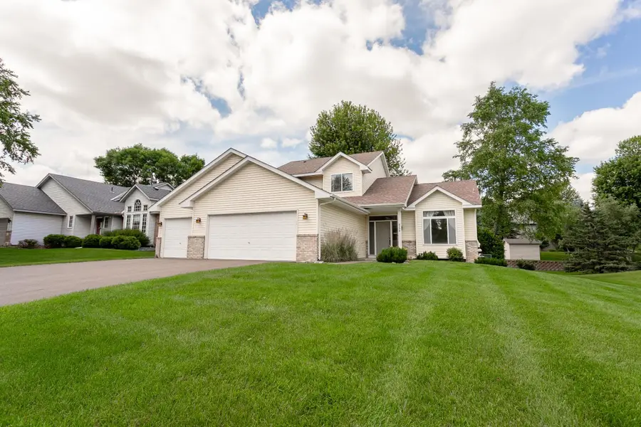 8284 Ashford Road, Woodbury, MN 55125 - #2