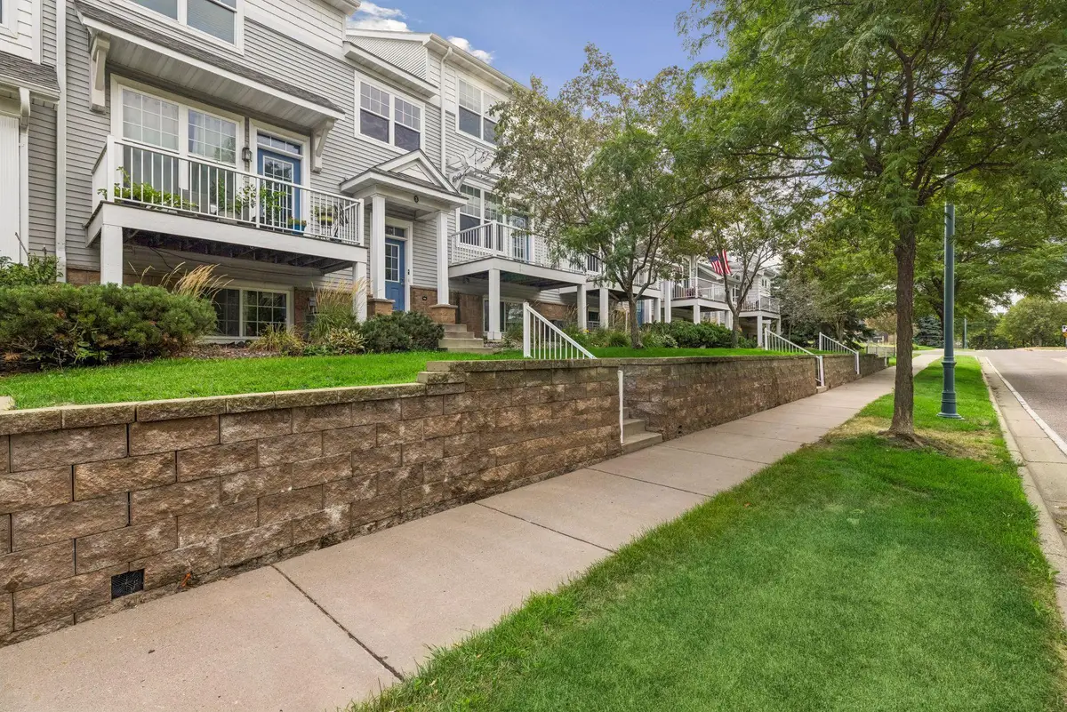 1662 Village Trail E #3, Maplewood, MN 55109 - #1