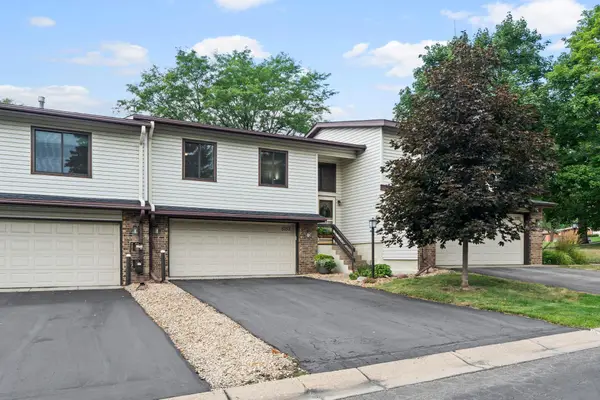 5757 Hyland Courts Drive, Bloomington, MN 55437