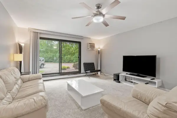 2009 E 122nd Street #C8, Burnsville, MN 55337