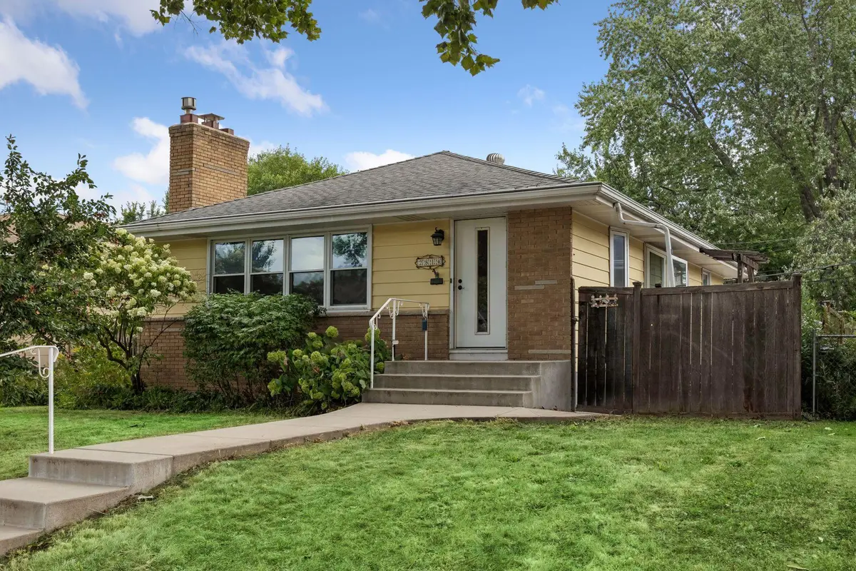 2814 Irving Avenue N, Minneapolis, MN 55411 - #1