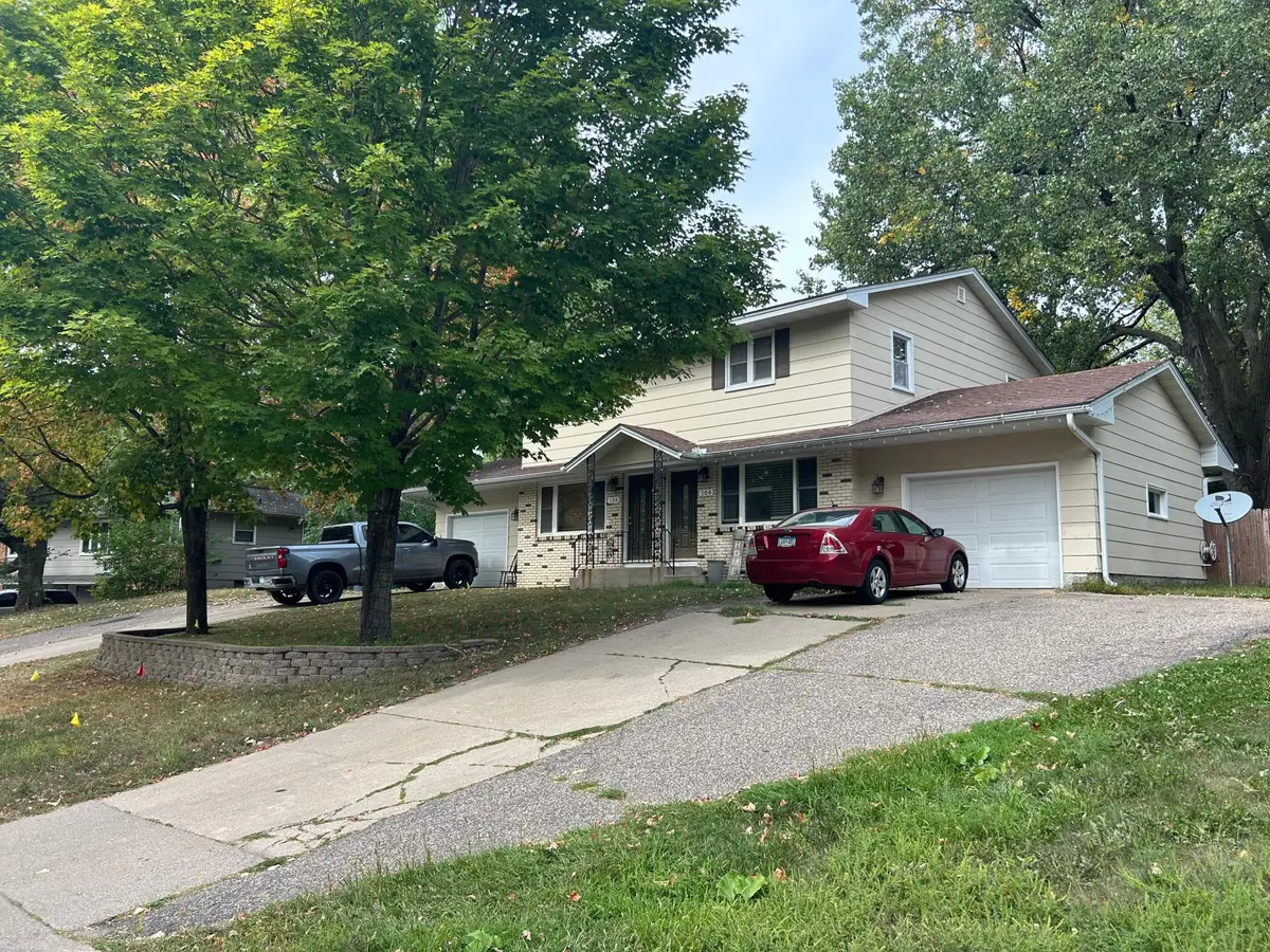 104 Meadow Circle S, Burnsville, MN 55337 - #1