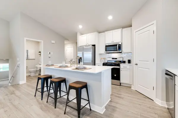8825 Jules Avenue S, Cottage Grove, MN 55016