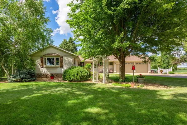 20642 528th Avenue, Lake Crystal, MN 56055