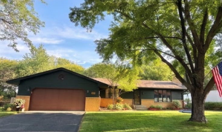 302 Heritage Circle N, Burnsville, MN 55337 - #1