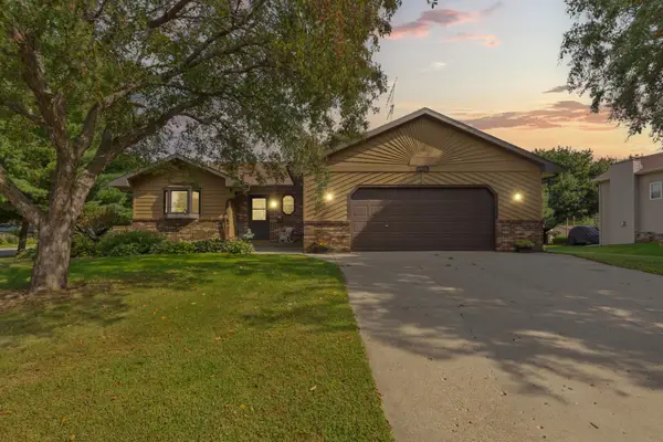 1612 Trailwood Lane Sw, Faribault, MN 55021