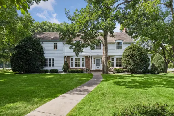 830 Edgemoor Drive, Hopkins, MN 55305
