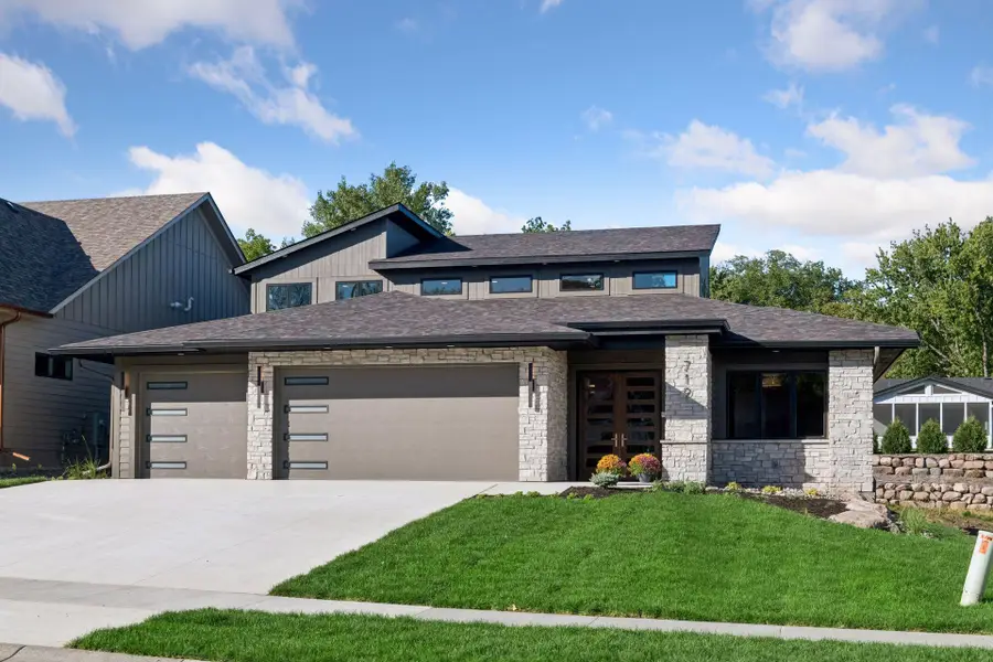 719 Ensconced Way, Chaska, MN 55318 - #2