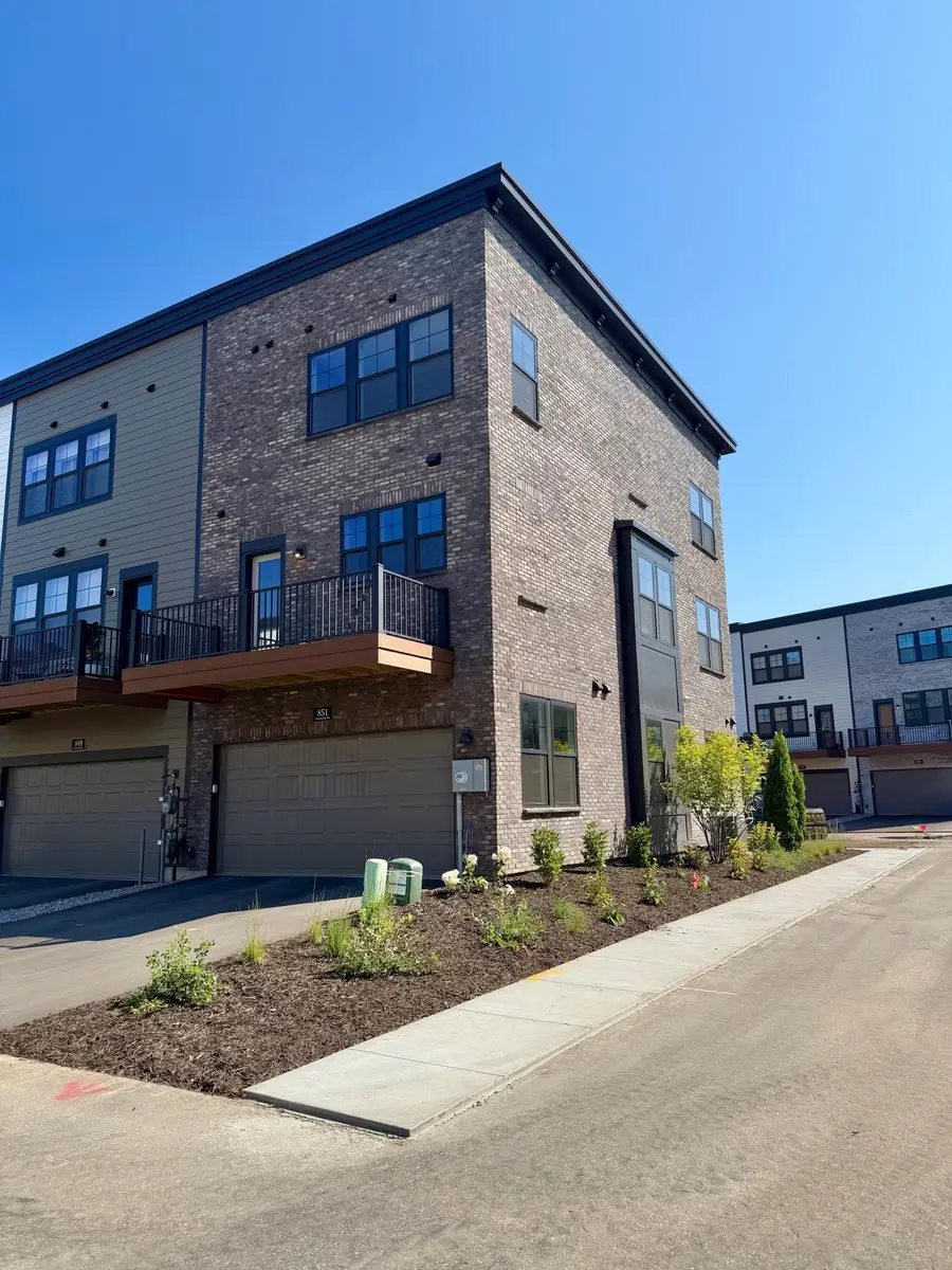851 Sweetwater Drive, Saint Paul, MN 55116 - #3