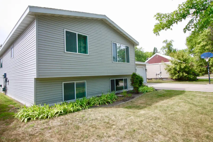 525 12th Street N, Breckenridge, MN 56520 - #2