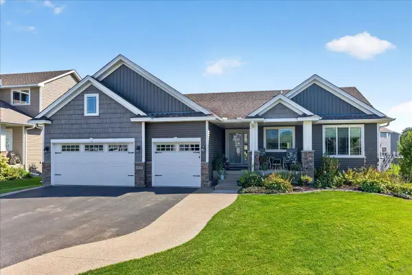 2020 Red Oak Lane, Hugo, MN 55038