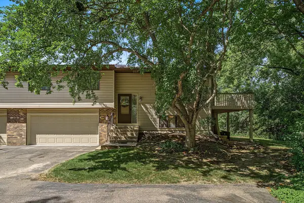 8445 Morgan Lane, Eden Prairie, MN 55347
