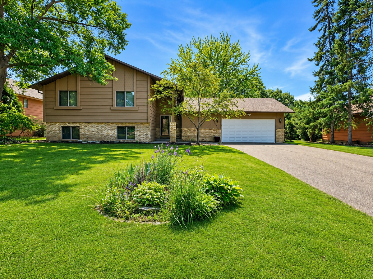 11963 Evergreen Street Nw, Coon Rapids, MN 55448 - #1