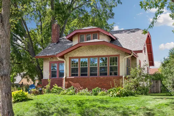 2761 Zenith Avenue N, Robbinsdale, MN 55422
