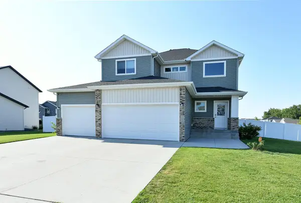 5494 Tanner Avenue S, Fargo, ND 58104