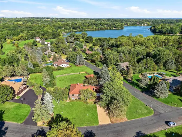 5431 Hilltop Avenue N, Lake Elmo, MN 55042