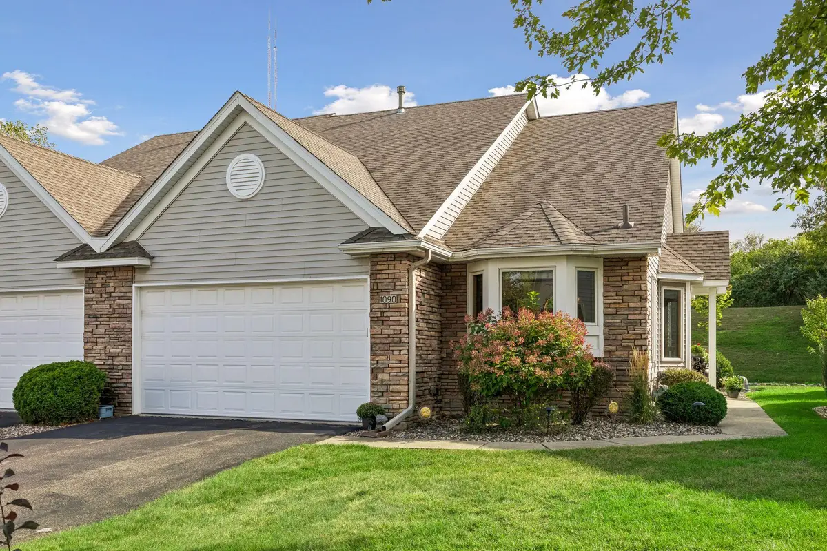 1090 Westcliff Curve, Shoreview, MN 55126 - #1