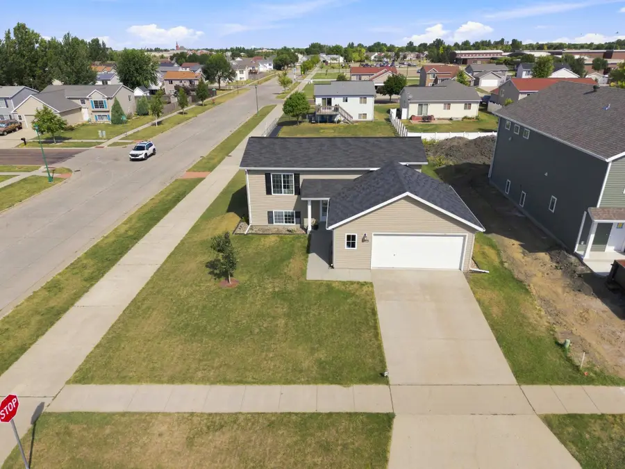 6195 Bennett Court S, Fargo, ND 58104 - #2