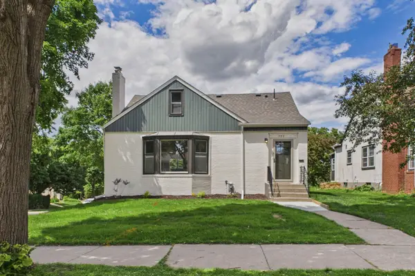 1599 Highland Parkway, Saint Paul, MN 55116