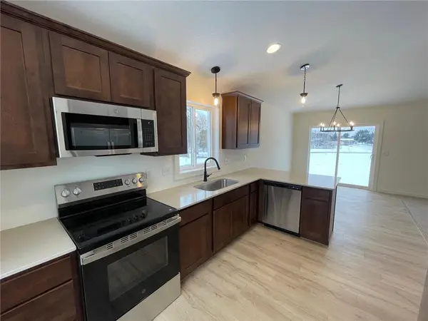34026 Walbo Drive Nw, Cambridge, MN 55008