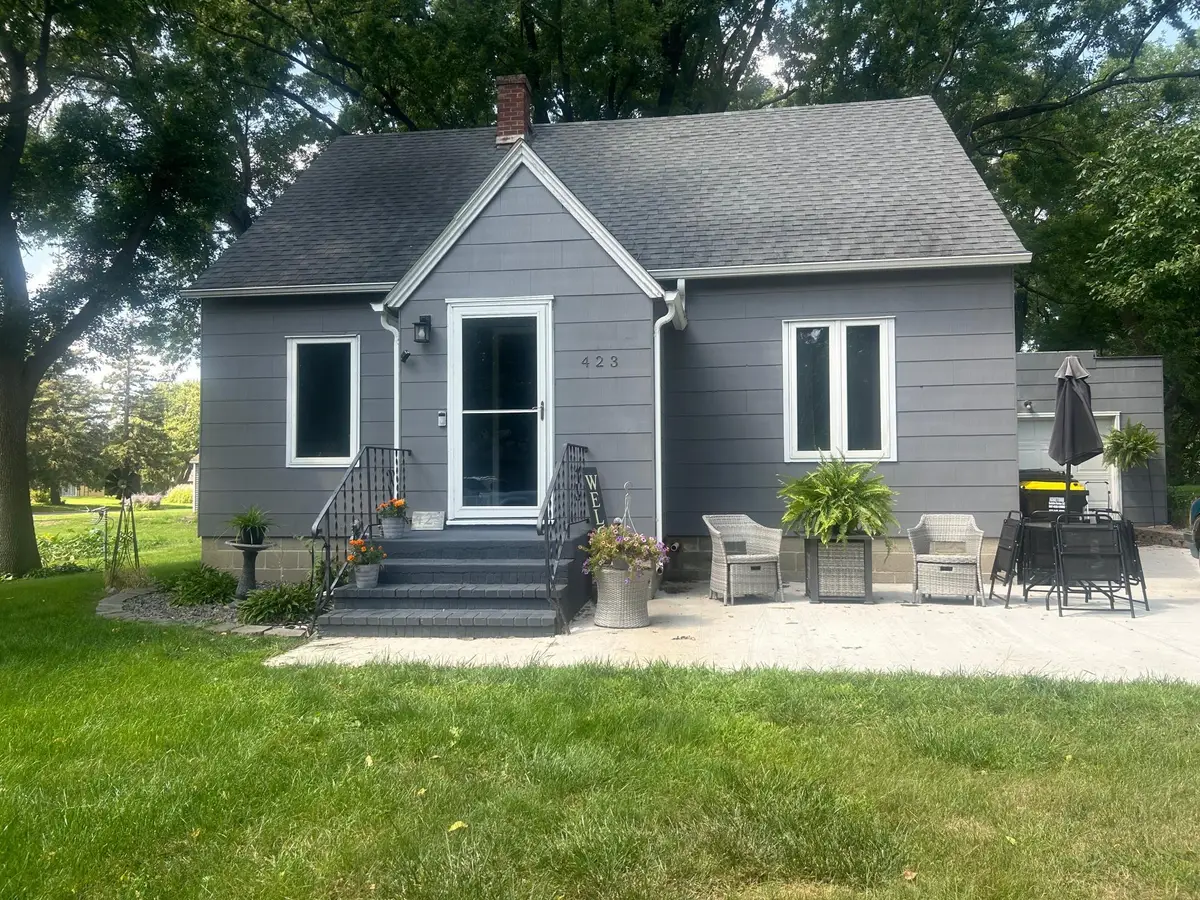 423 10th Street S, Mountain Lake, MN 56159 - #1
