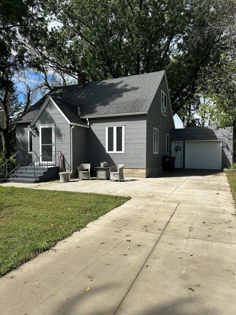 423 10th Street S, Mountain Lake, MN 56159 - #2
