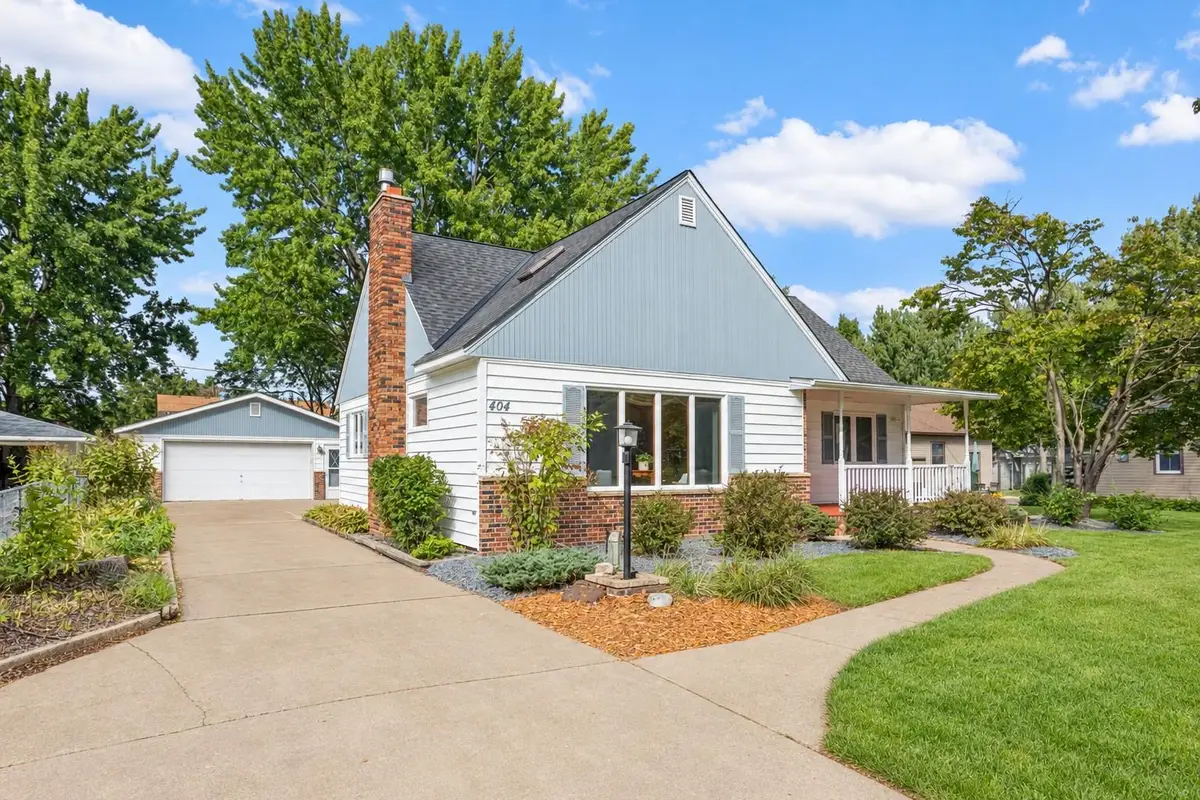 404 15th Street W, Hastings, MN 55033 - #1