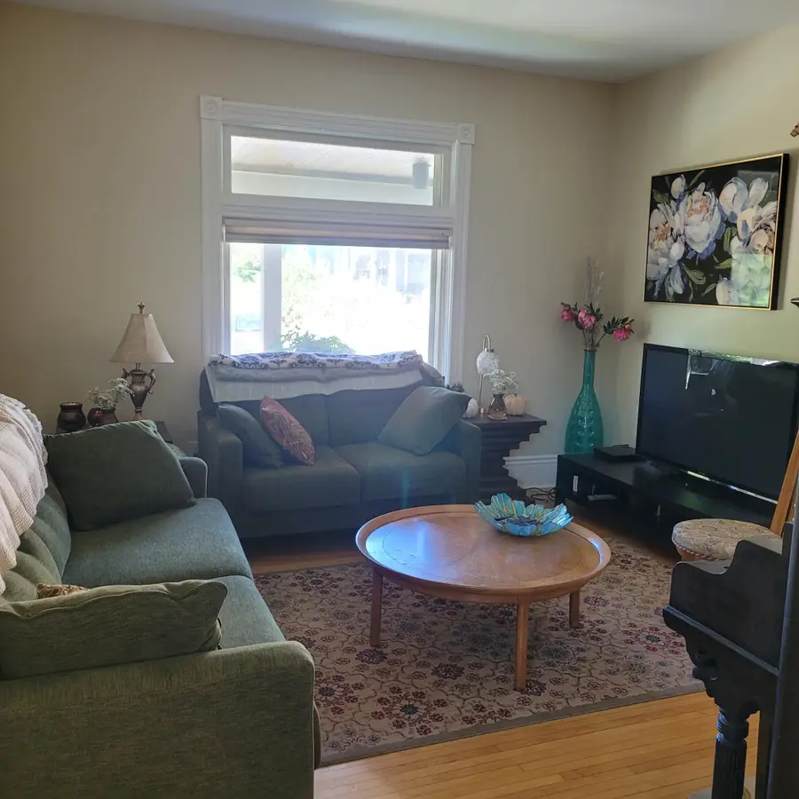 698 E 4th Street E, Saint Paul, MN 55106 - #3