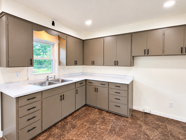 415 E Main Street, Eitzen, MN 55931 - #3