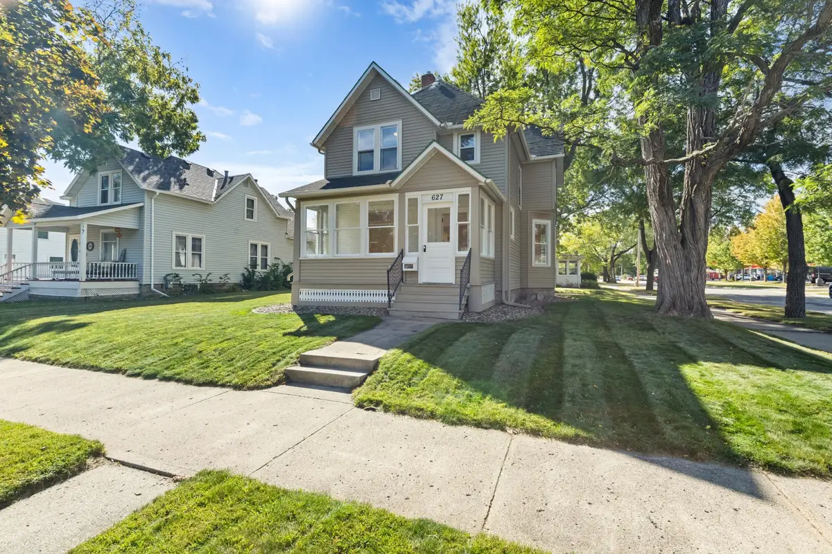 627 5th Street Nw, Faribault, MN 55021 - #1