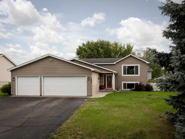 456 Braeburn Drive, Shakopee, MN 55379