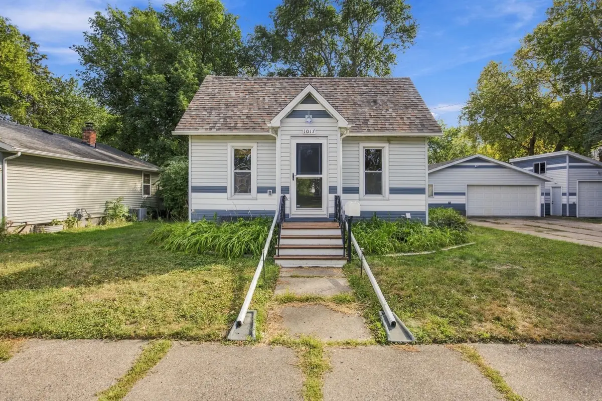 1017 3rd Avenue N, Moorhead, MN 56560 - #1
