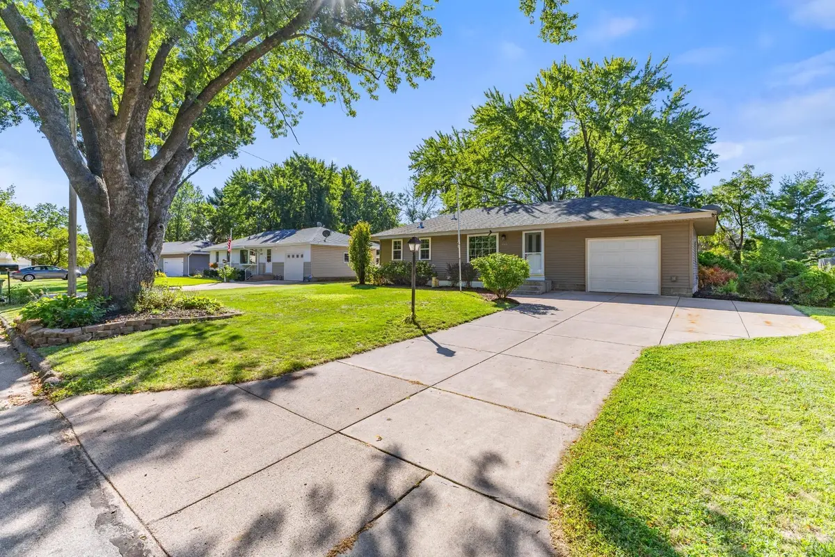 10913 Washington Street Ne, Blaine, MN 55434 - #1