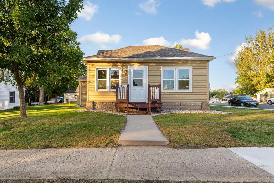 321 Oak Street, Le Sueur, MN 56058 - #2