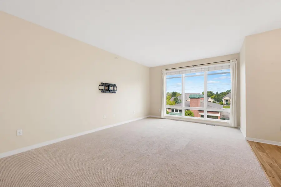 1070 Grandview Court Ne #304, Columbia Heights, MN 55421 - #2
