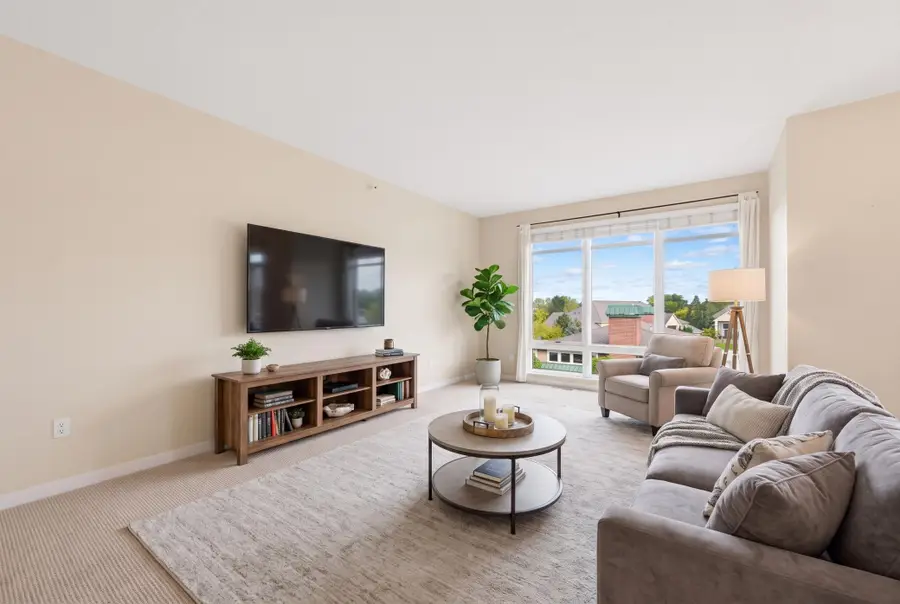 1070 Grandview Court Ne #304, Columbia Heights, MN 55421 - #3