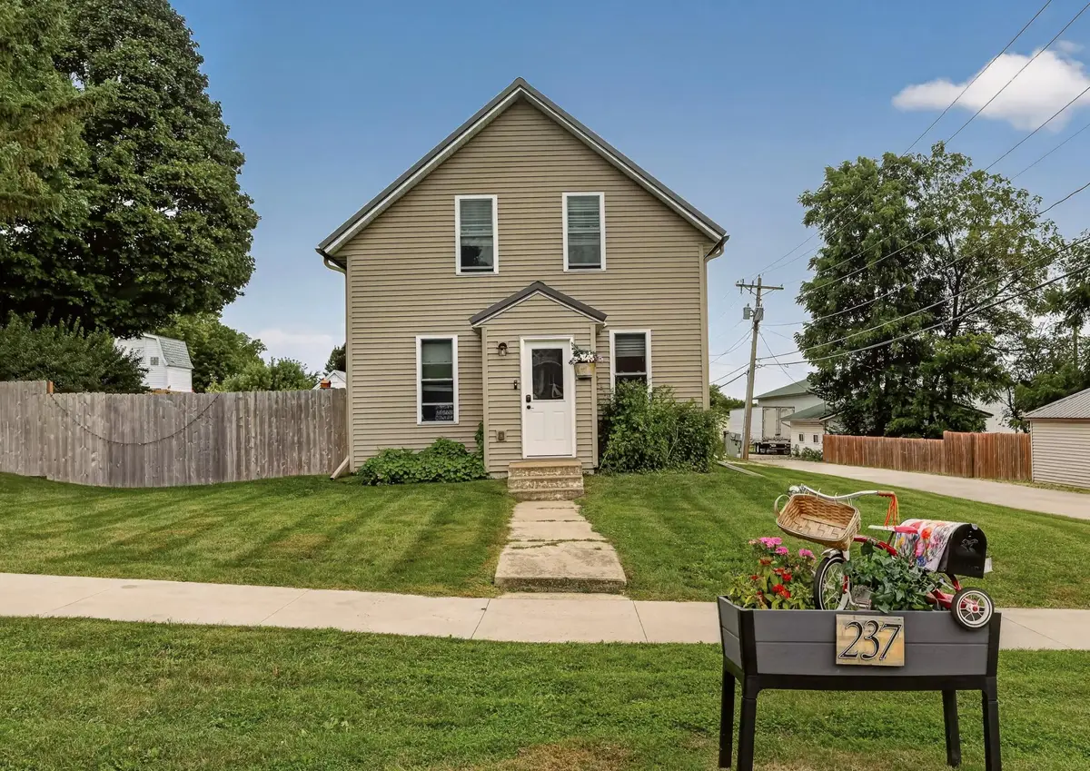 237 W 14th Street, Saint Charles, MN 55972 - #1