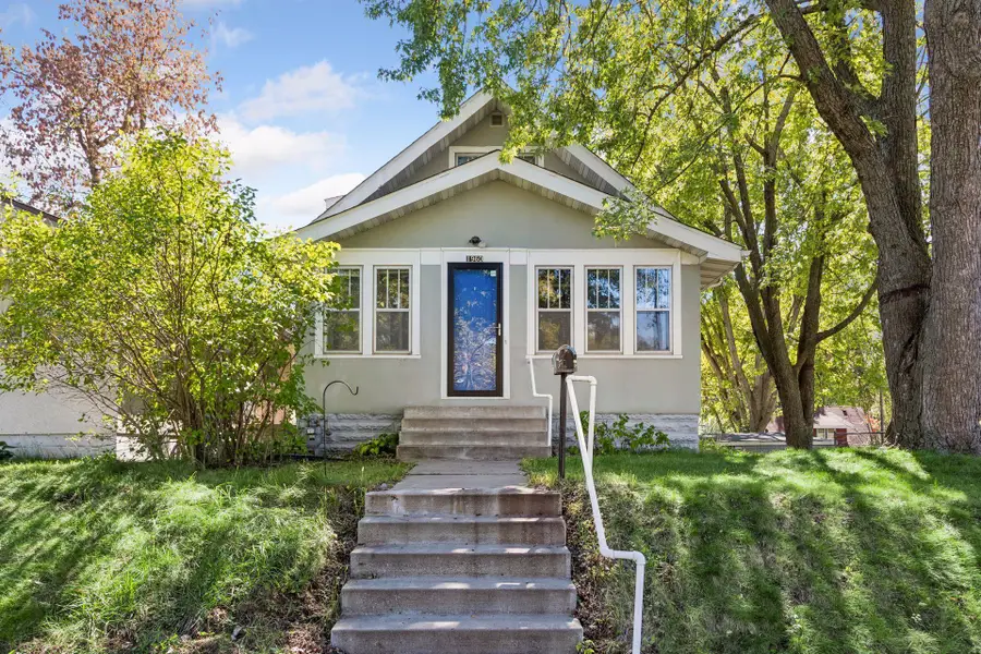 1960 Ivy Avenue E, Saint Paul, MN 55119 - #2