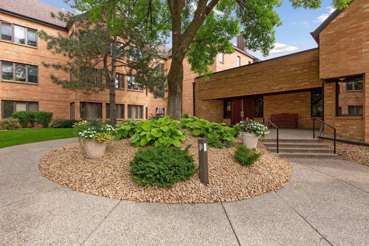 1830 Eagle Ridge Drive #1004, Mendota Heights, MN 55118 - #1