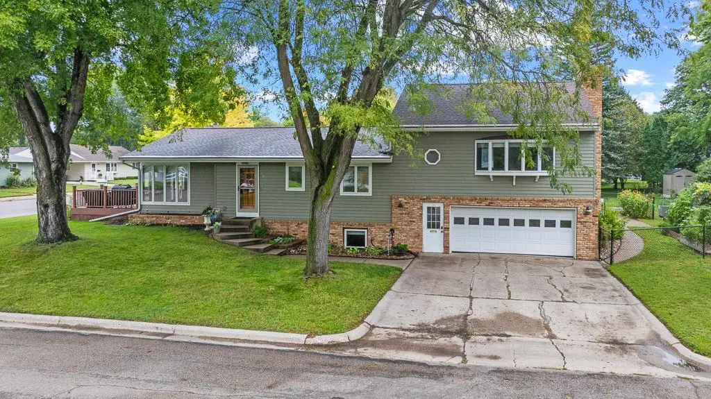 402 N Minnesota Street, Marshall, MN 56258 - #1