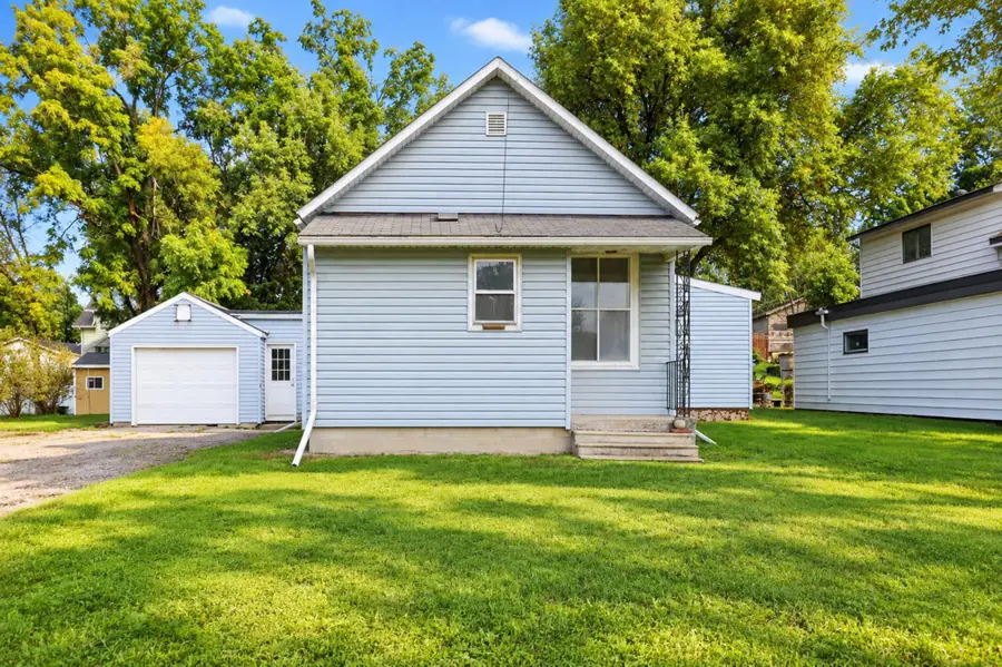 709 8th Avenue Se, Waseca, MN 56093 - #2