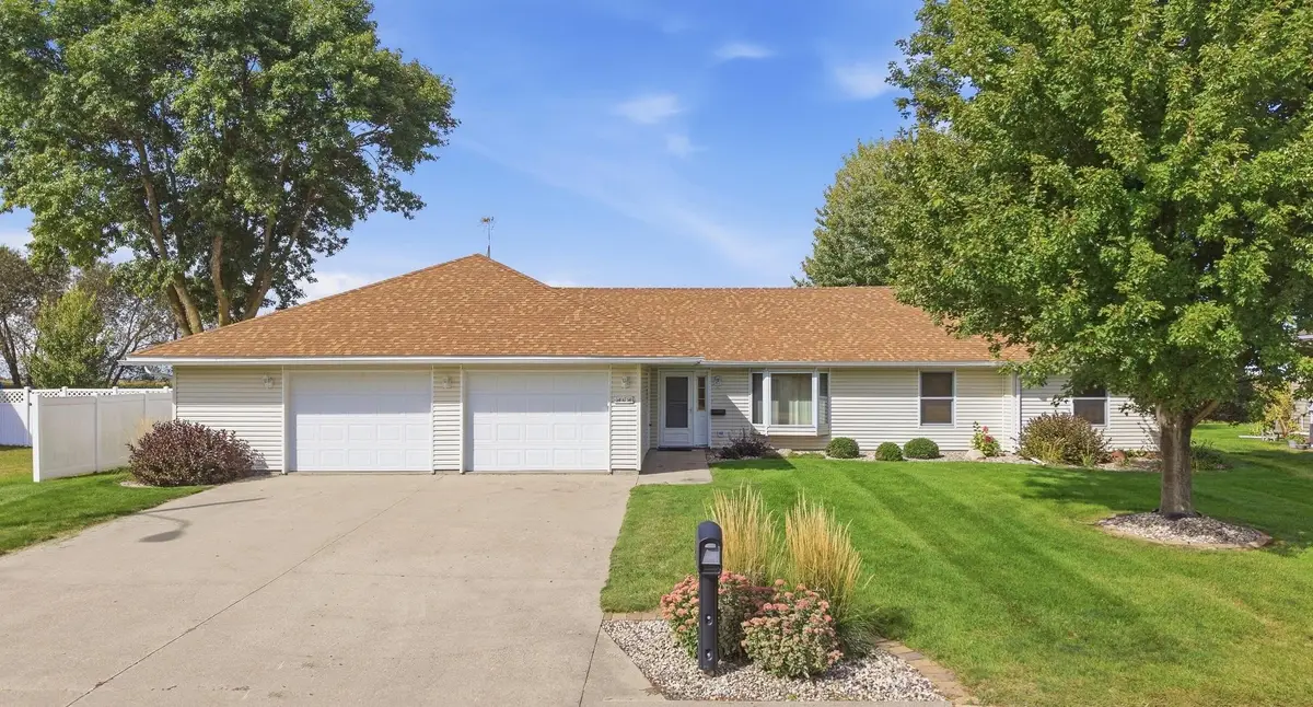 474 10th Avenue Sw, Wells, MN 56097 - #1