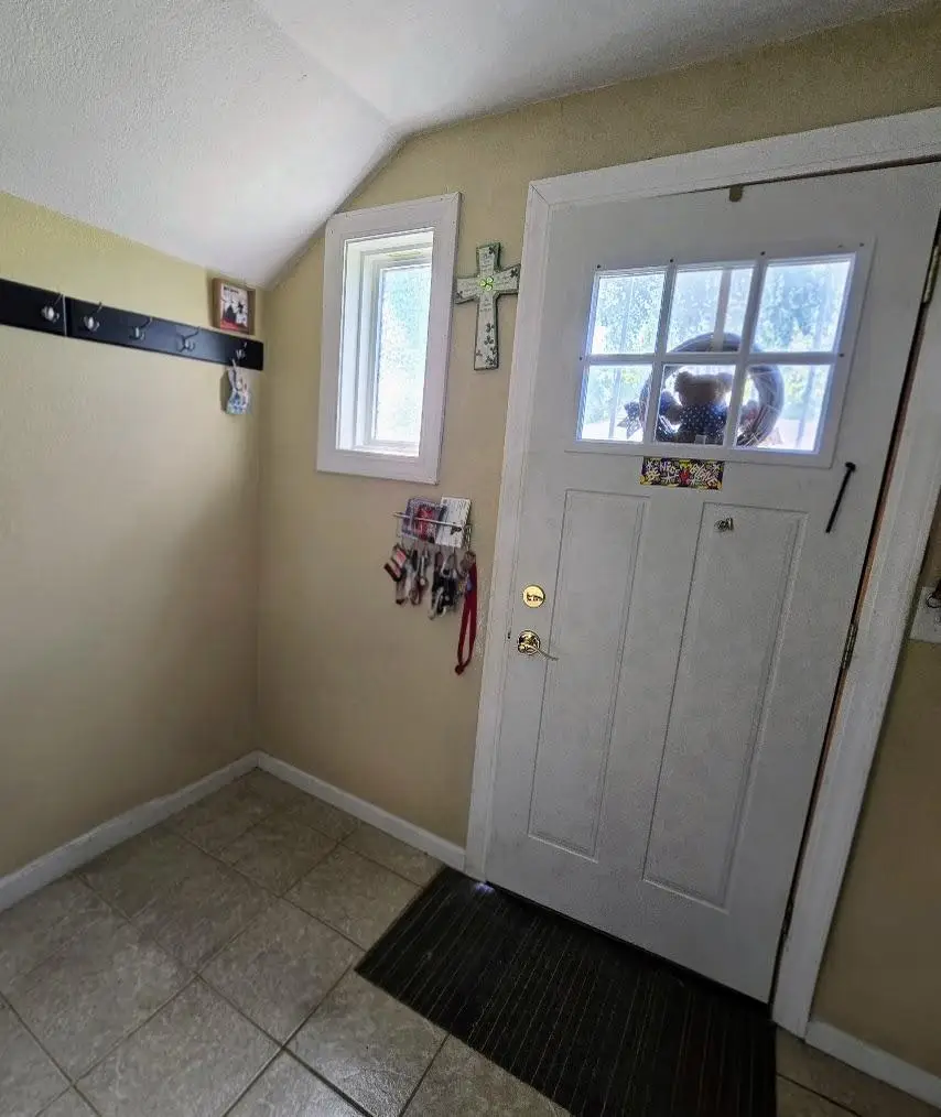 531 6th Avenue Sw, Pipestone, MN 56164 - #3