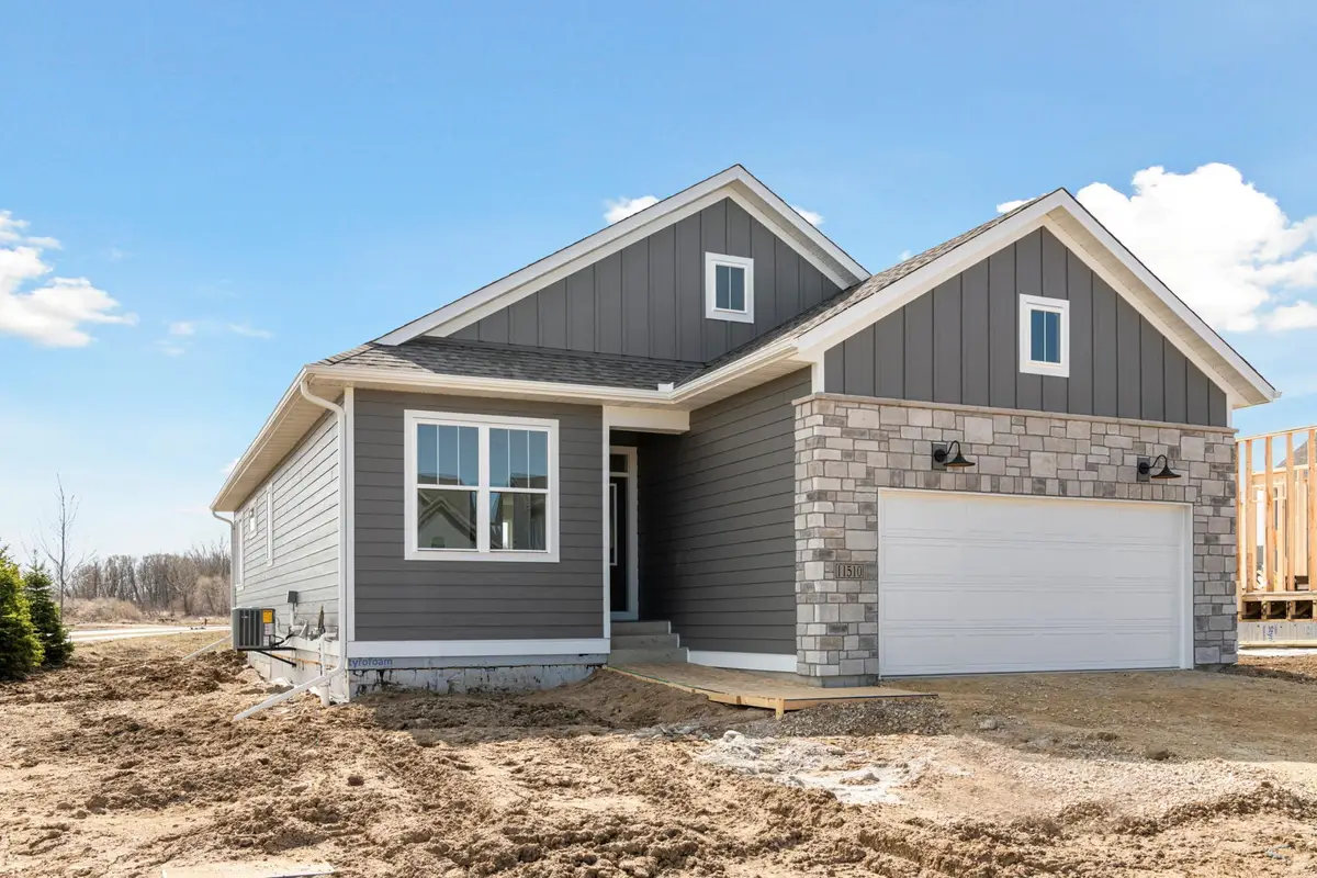 10926 37th Street N, Lake Elmo, MN 55042 - #1
