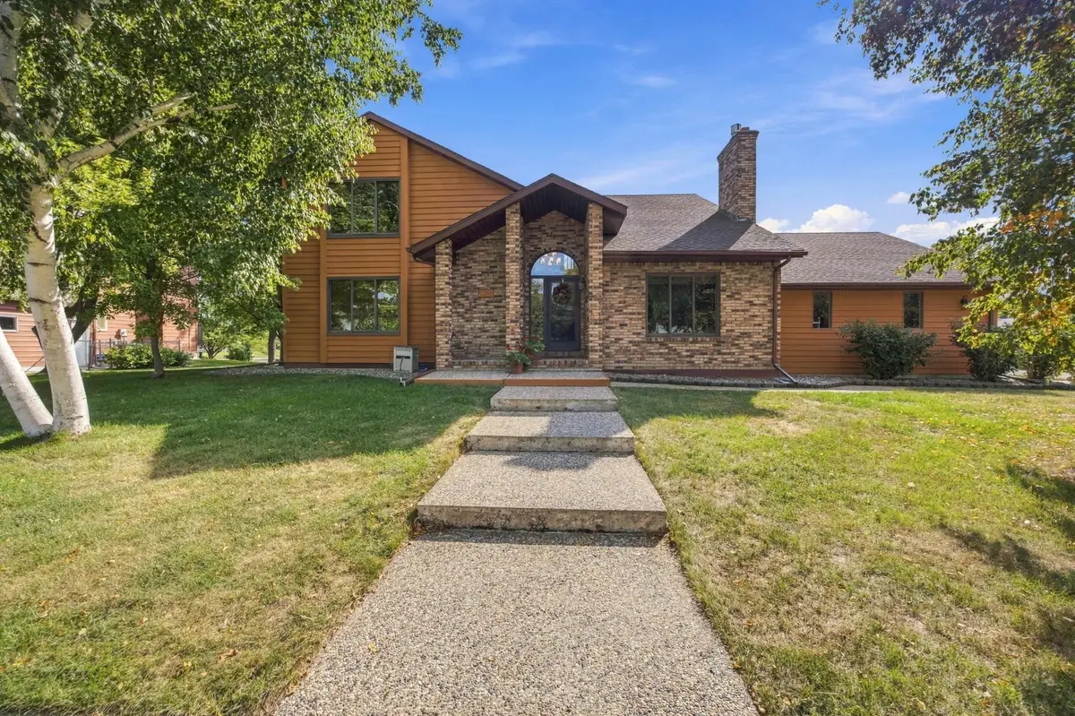 2802 28th Avenue S, Fargo, ND 58103 - #1