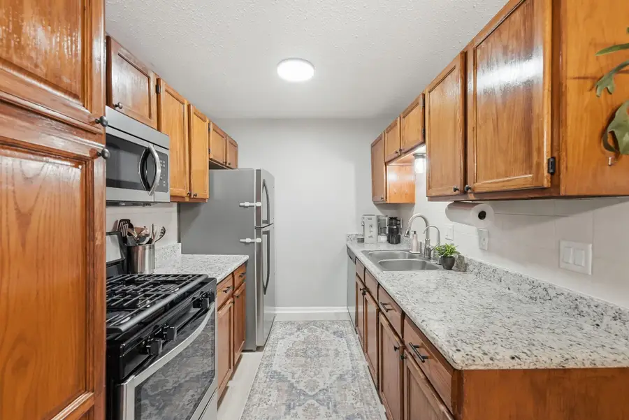 1646 City View Drive #19, Eagan, MN 55121 - #2